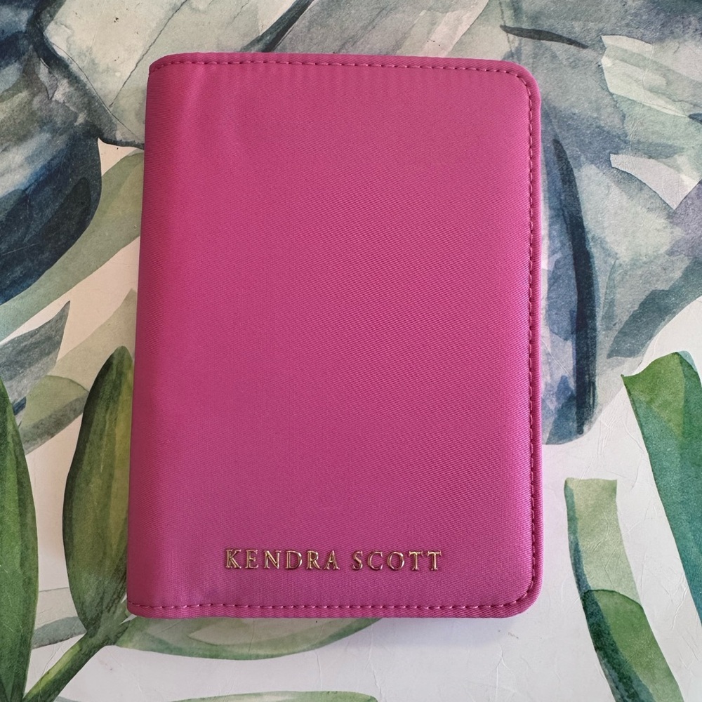 Kendra Scott passport holder - Pink NWOT